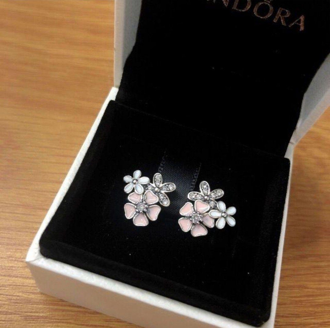 Poetic blooms stud earrings discount