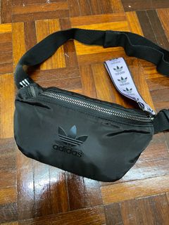 (Category: ) located in . Submitted by wen_wardrobe (Listing ID 1337785689, Image 1). Description: .