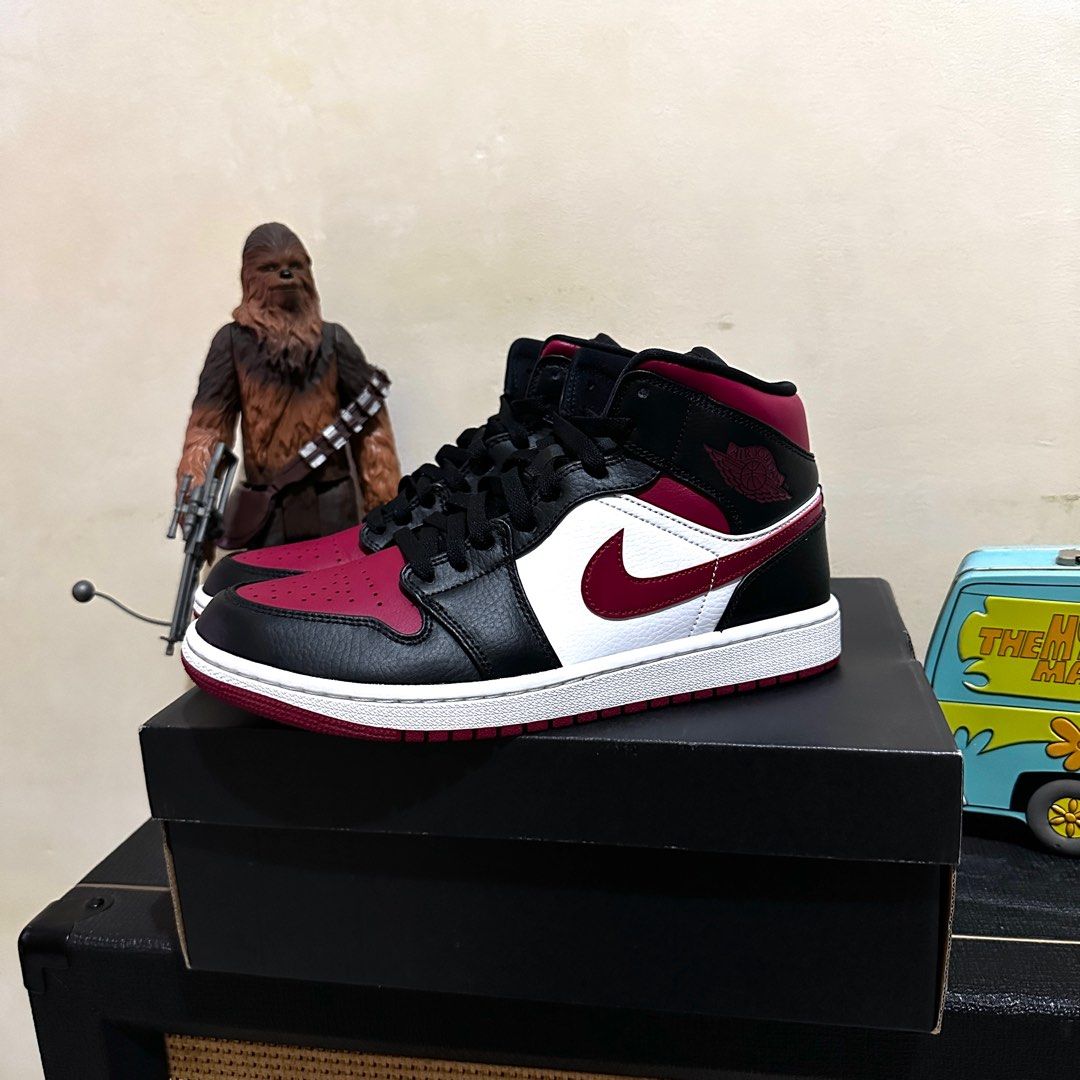 Air Jordan 1 Mid Noble Red (Category: Sneakers) located in Cainta. Submitted by bonesgarage (Listing ID 1337889223, Image 2). Description: Air Jordan I Mid Noble Red FOR SALE ONLY Used only once in our shop Rfs: wrong size Shipping through lalamove or lbc Meet up: sm ortigas, megamall, gateway, rob metro east .