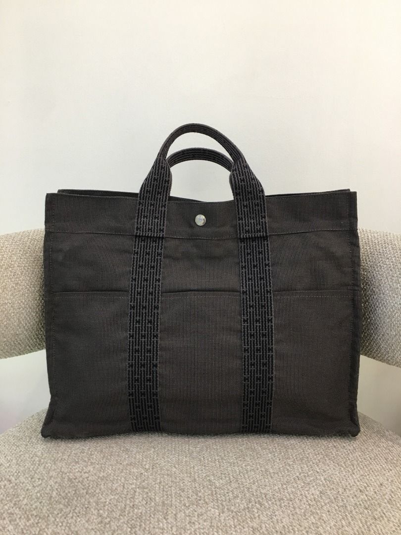 Hermes Canvas Herline MM Tote Bag (Pre-owned Authentic) (Category: Luxury Bags & Wallets) located in Santa Rosa. Submitted by brandieshoppe (Listing ID 1337880878, Image 2). Description: Two stocks are available: 1. Excellent Condition = 24500 (Sale now at 17800) 2. Good Condition = 17500 ✅ Authentic/Original Preloved ✅ From Japan Auction ✅ Money-Back Guarantee If Proven Fake ✅ Message Us For More Details *Open Also for Layaway Terms #0009 #00080