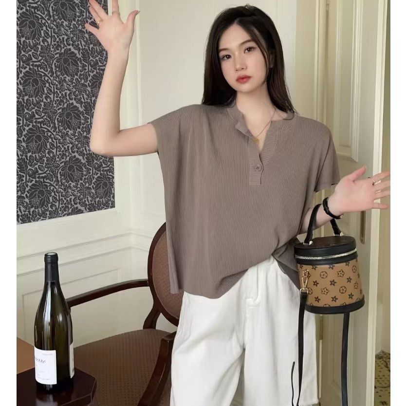 Batwing Sleeve Oversize Knitted Top (Category: Blouses) located in Pasig City. Submitted by mendd (Listing ID 1337769636, Image 1). Description: washed but never used negotiable pricr.