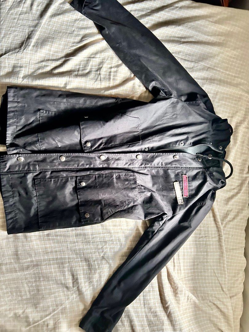 Black Vintage Outdoor Jacket (Category: Coats, Jackets and Outerwear) located in Paranaque City. Submitted by virgomoons (Listing ID 1337807799, Image 3). Description: Black outdoor jacket perfect for cold winter weather Message for pics wearing! RFS: will not be using anytime soon Helping tags: patagonia arc’teryx columbia the north face salomon merrell decathlon .