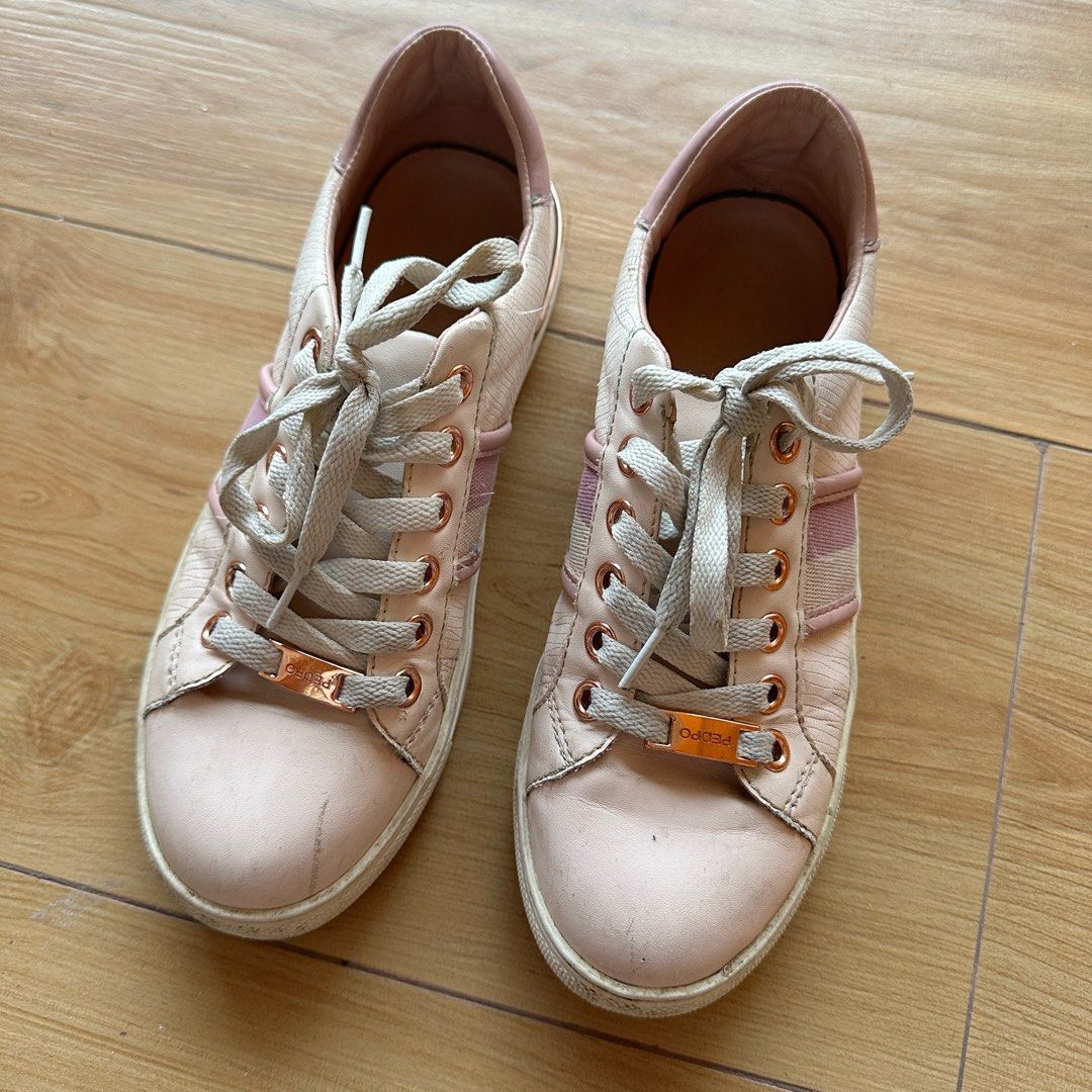 Blush Rose Pink Leather Sneakers (Category: Babies & Kids Fashion) located in Baguio. Submitted by circa2009 (Listing ID 1337884074, Image 1). Description: Size 35 Selling low already no to low ballers pls All proceeds from the sales of my daughter’s items goes directly to my daughter’s school/savings funds :).