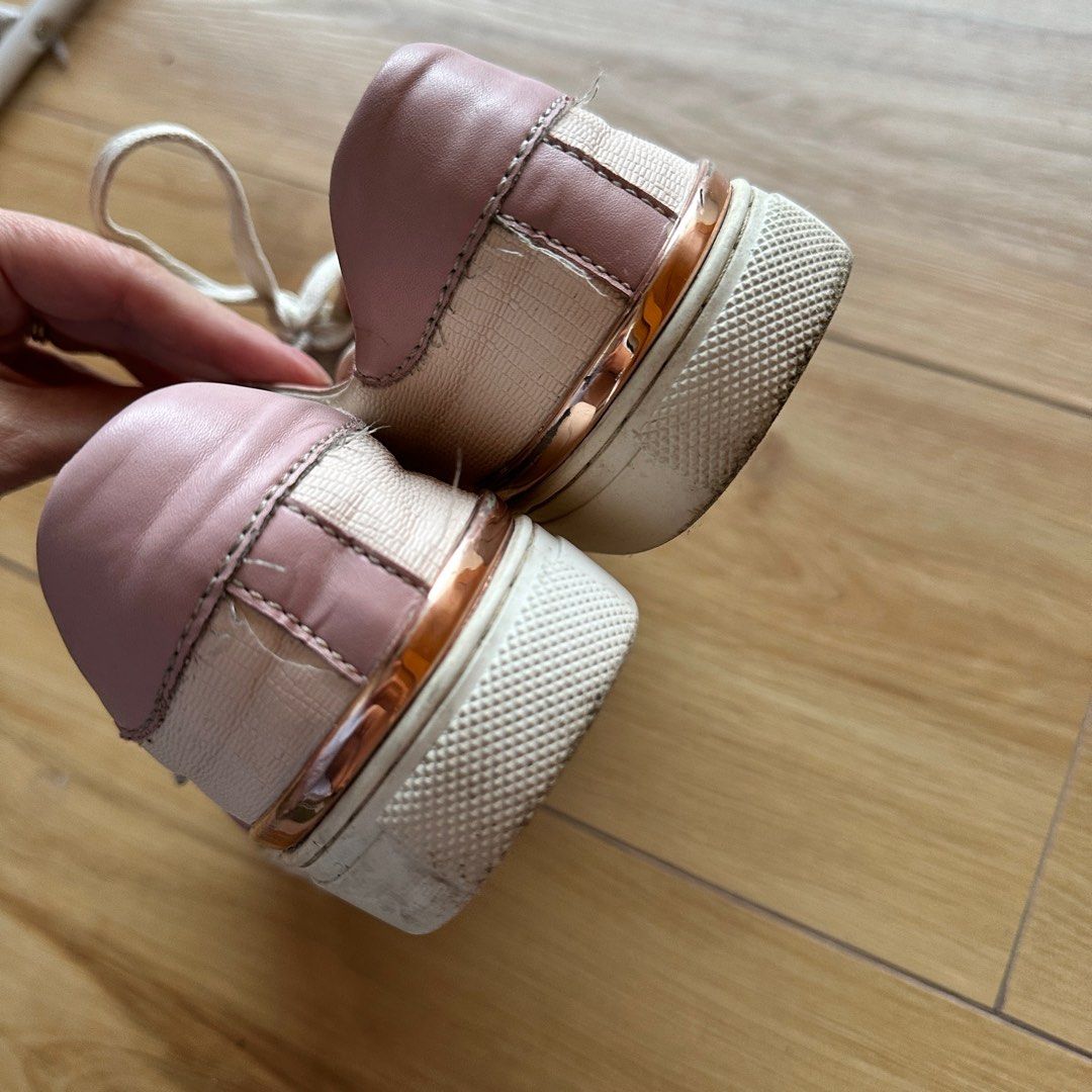 Blush Rose Pink Leather Sneakers (Category: Babies & Kids Fashion) located in Baguio. Submitted by circa2009 (Listing ID 1337884074, Image 3). Description: Size 35 Selling low already no to low ballers pls All proceeds from the sales of my daughter’s items goes directly to my daughter’s school/savings funds :).