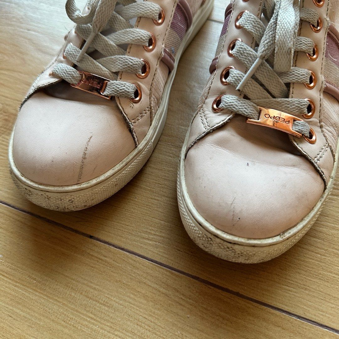 Blush Rose Pink Leather Sneakers (Category: Babies & Kids Fashion) located in Baguio. Submitted by circa2009 (Listing ID 1337884074, Image 2). Description: Size 35 Selling low already no to low ballers pls All proceeds from the sales of my daughter’s items goes directly to my daughter’s school/savings funds :).