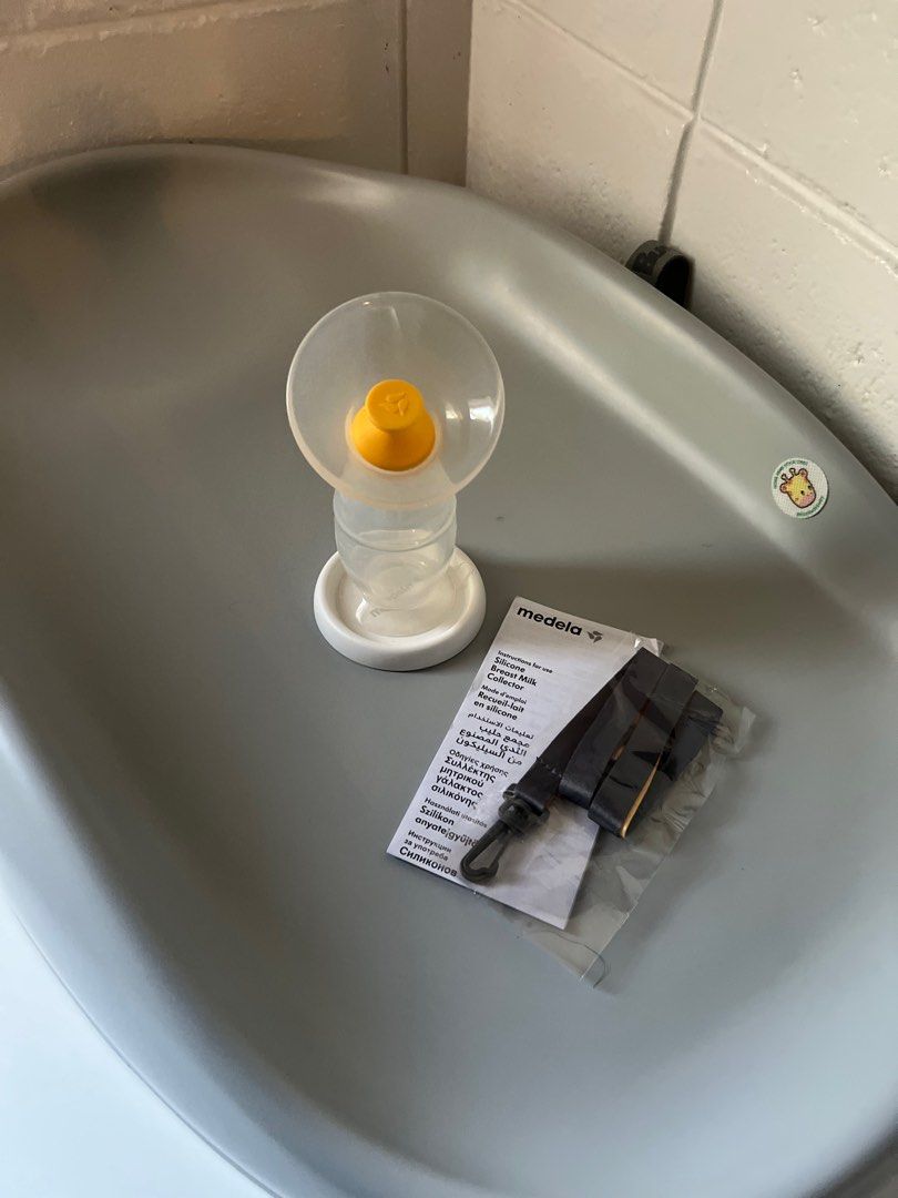 BNEW Medela Breast Milk Collector (Category: Breastfeeding & Bottle Feeding) located in Marikina City. Submitted by caseykace (Listing ID 1337782878, Image 2). Description: Bnew just washed and sterilized but never got to use. Includes manual and lanyard. Retails price is ₱950 Pick up in Marikina .