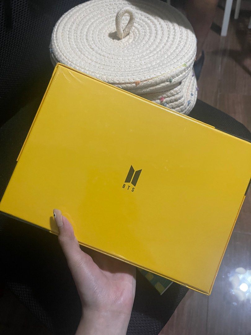 BTS Samsonite Butter Puzzle (500 pcs) (Category: Board Games & Puzzles) located in Taguig. Submitted by jac_declutters (Listing ID 1337912040, Image 3). Description: Still negotiable, Brand New Loc: Makati/Taft Mod: SDD/J&t /courier of choice by the buyer (Not shouldered by Seller) Mop: Gcash.
