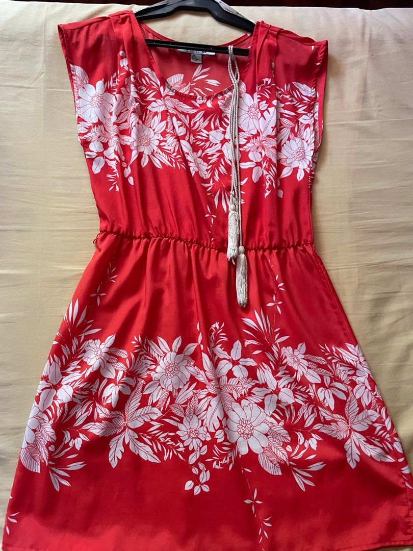 Casual Floral Dress (Category: Dresses) located in Quezon City. Submitted by iaaaa29 (Listing ID 1337810253, Image 1). Description: Garterized waist; with belt loops; polyester.