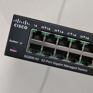 Cisco SG300-52 埠管理交換器64243047216257110