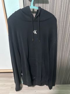 (Category: ) located in . Submitted by sellingclothesbrb (Listing ID 1337924801, Image 1). Description: .