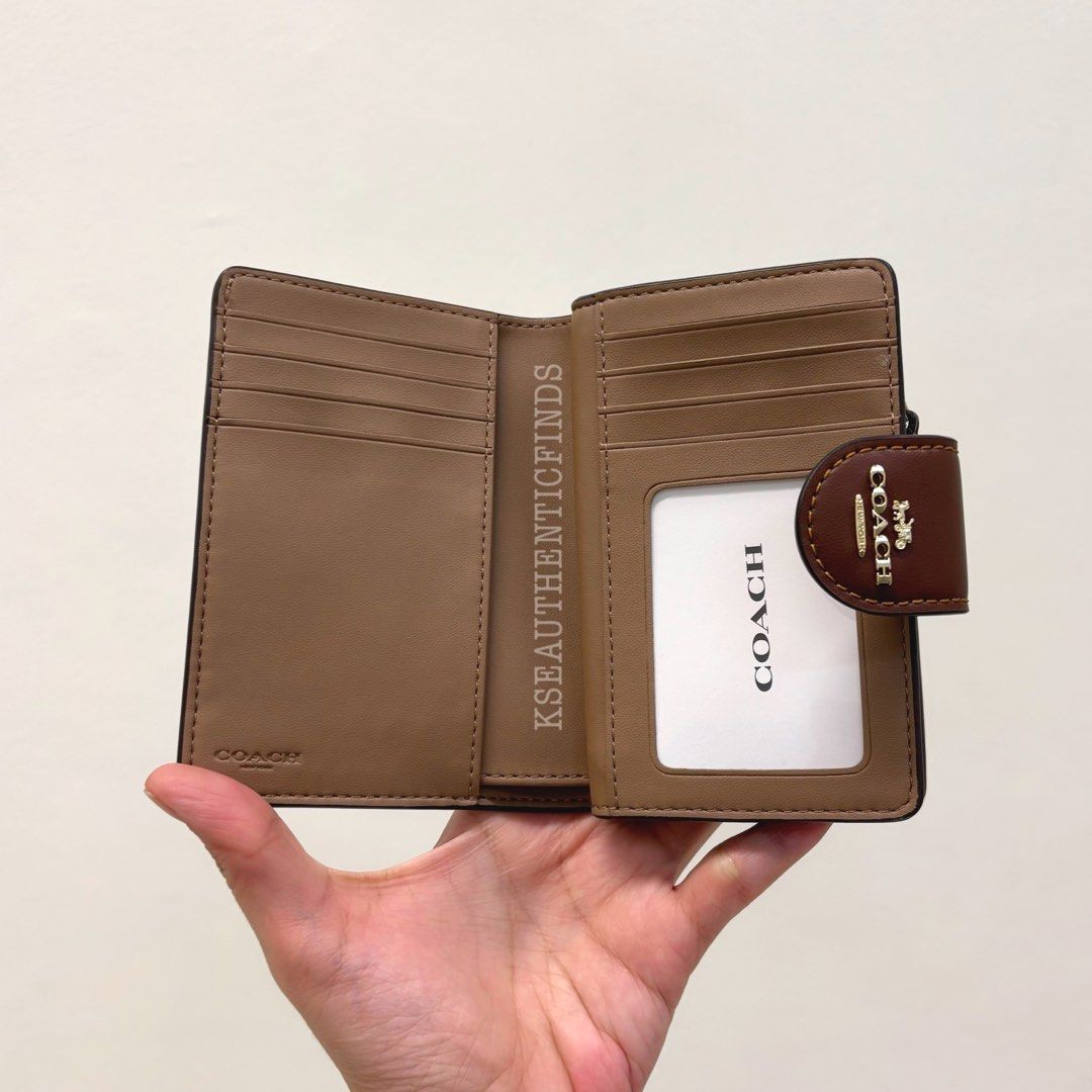 COACH Medium Corner Zip Wallet in Tan/Brown 🇺🇸 (Category: Luxury Bags & Wallets) located in Pasig City. Submitted by kseauthenticfinds (Listing ID 1337834192, Image 3). Description: 𝗡𝗲𝘄 𝗔𝗿𝗿𝗶𝘃𝗮𝗹✨ Medium Corner Zip Wallet in Tan/Brown 🇺🇸 Inclusions: tag and care card Pasig on hand Product Details Crossgrain leather Zip coin pocket Snap closure Bill compartment Seven credit card slots 5" (L) x 3 1/2" (H) x 1/2" (W) Disclaimer KSE Authe