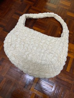 (Category: ) located in . Submitted by wen_wardrobe (Listing ID 1337792919, Image 1). Description: .