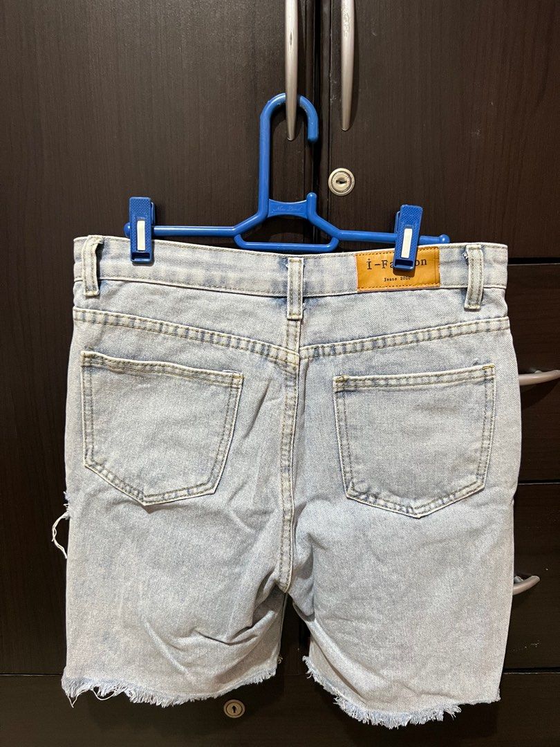 DENIM SHORTS (Category: Shorts) located in Cainta. Submitted by lerlainee (Listing ID 1337879905, Image 2). Description: DM me if you're interested! 😊 Location: Cainta Rizal Mod: Lalamove/LBC Mop: Gcash/Bank .