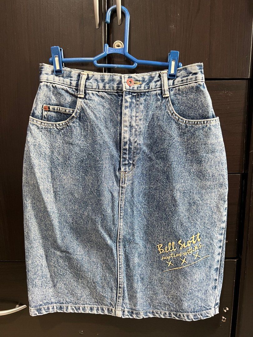DENIM SKIRT (Category: Skirts) located in Cainta. Submitted by lerlainee (Listing ID 1337879506, Image 1). Description: DM me if you're interested! 😊 Location: Cainta Rizal Mod: Lalamove/LBC Mop: Gcash/Bank .