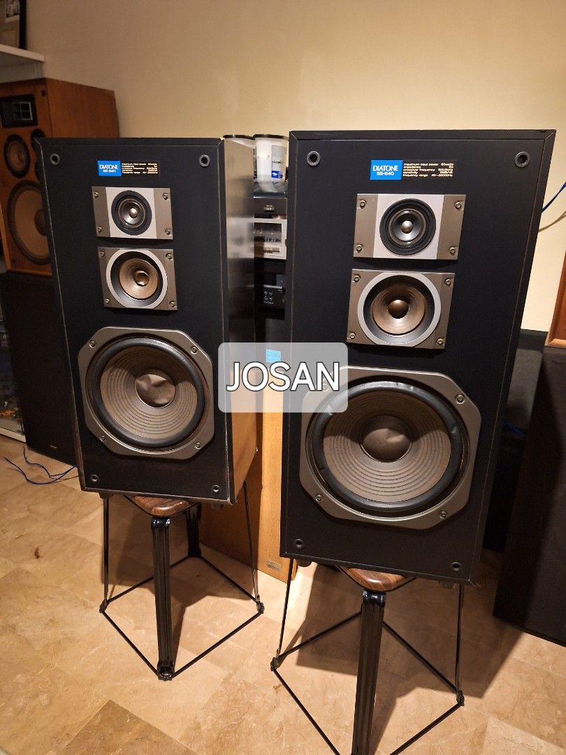 Diatone SS-640 Floor Standing Speakers (Category: Soundbars, Speakers & Amplifiers) located in Mandaluyong City. Submitted by vicosan (Listing ID 1337862348, Image 2). Description: Diatone SS-640 3 Way Speaker System Floor Standing Speakers Around late 1970s release 6 ohms 60 watts Great sound output soft bass and clear highs Check nyo in person May mga minor imperfections sa isang box Other box is damaged yung ilalim medyo nakalobo but does not 