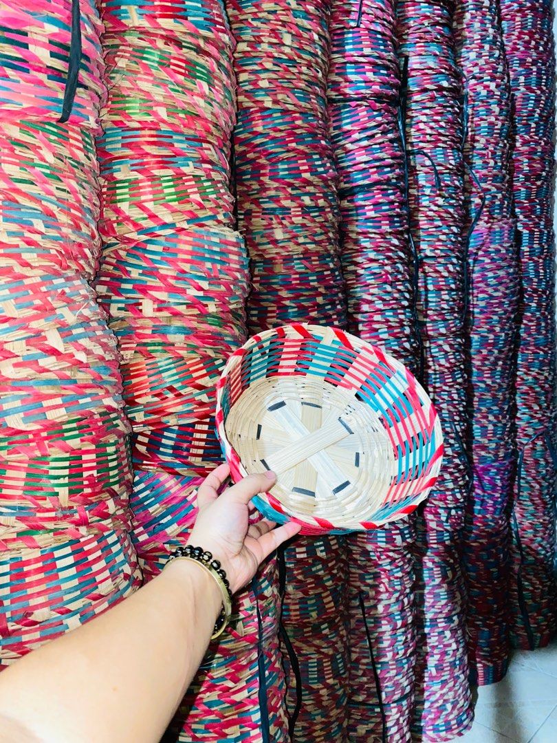 Fruit baskets / lagayan ng prutas (Category: Gift Baskets & Hampers) located in Pasig City. Submitted by czyzabbabyneeds (Listing ID 1337890454, Image 1). Description: Fruit baskets available onhand ‼️💯 Available all sizes Small Med Large Jumbo With handle or without Wholesale /retail/bulk Dm for orders & price ‼️📩 📍pasig mega market Bagsakan kami mismo Supplier here 💯🎄.