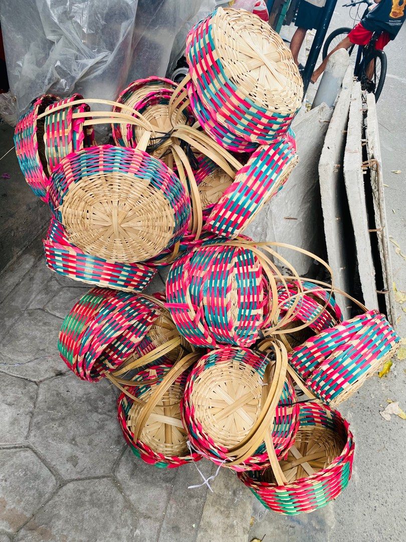 Fruit baskets / lagayan ng prutas (Category: Gift Baskets & Hampers) located in Pasig City. Submitted by czyzabbabyneeds (Listing ID 1337890454, Image 2). Description: Fruit baskets available onhand ‼️💯 Available all sizes Small Med Large Jumbo With handle or without Wholesale /retail/bulk Dm for orders & price ‼️📩 📍pasig mega market Bagsakan kami mismo Supplier here 💯🎄.