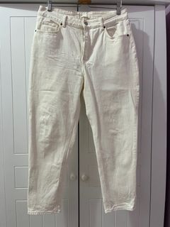 (Category: ) located in . Submitted by ourclosetnow (Listing ID 1337898637, Image 1). Description: .