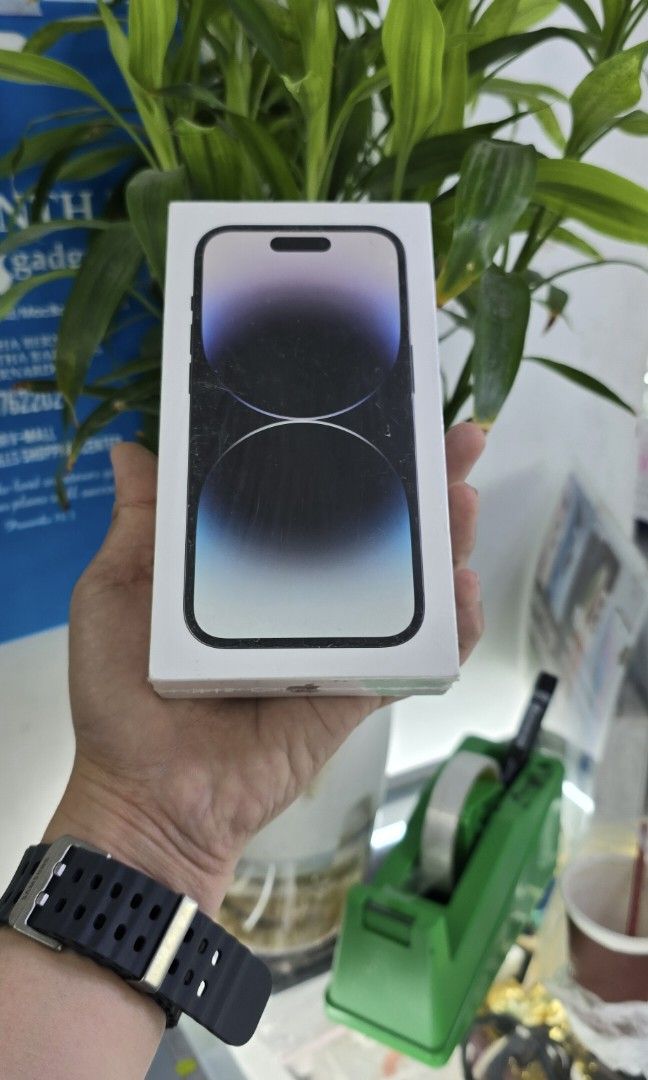 Iphone 14 Pro 128gb Openline (Category: iPhone 14 Series) located in Quezon City. Submitted by samanthaga21954 (Listing ID 1337813513, Image 3). Description: Iphone 14 Pro 128gb Openline Brandnew Sealed with Warranty Onhand Stock.