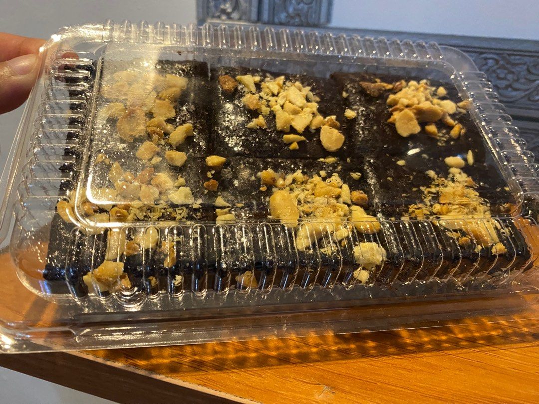 Leche Flan (Category: Local Eats) located in Malabon City. Submitted by sherwin02 (Listing ID 1337789135, Image 3). Description: Available: Leche Flan 80 Ube Halaya 80 Brazo mini 80 Brazo large 150 Cassava 90 Brownies 90.