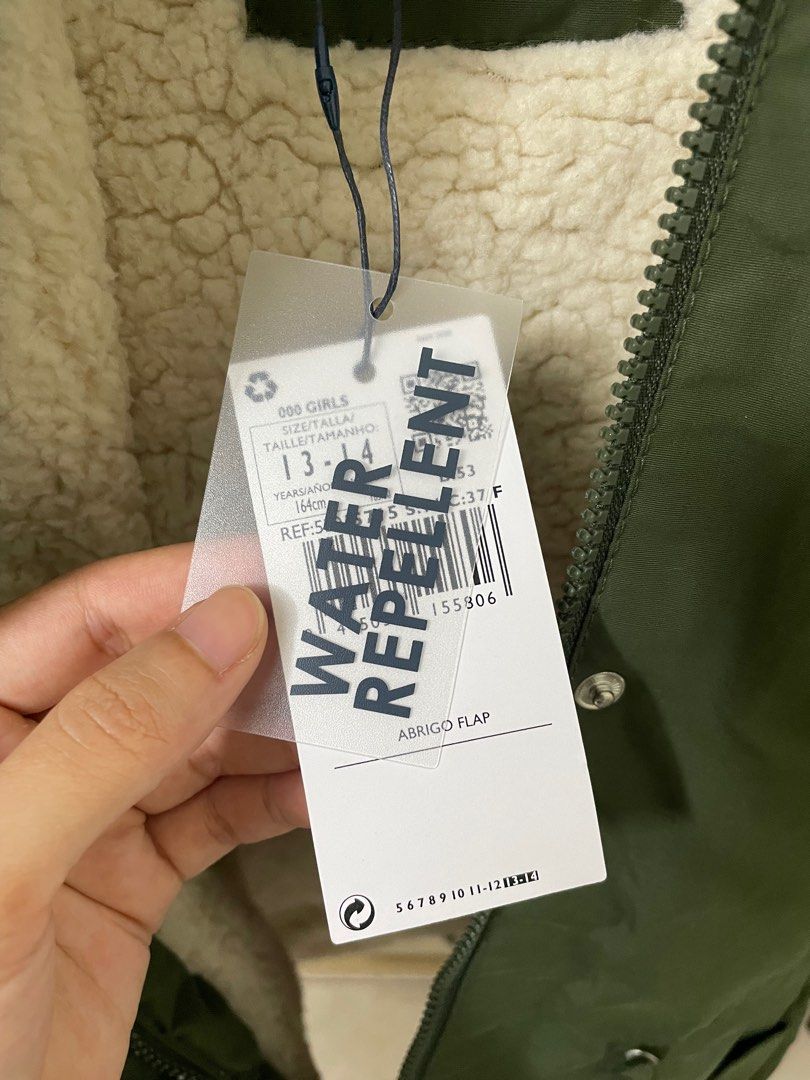 Winter Jacket (Category: Coats, Jackets and Outerwear) located in Singapore. Submitted by fashr (Listing ID 1337897089, Image 5). Description: This is kid size, but it fits adult (ladies) size XS-S. Brand new with tag. No lowballers please. Won’t be entertained. .