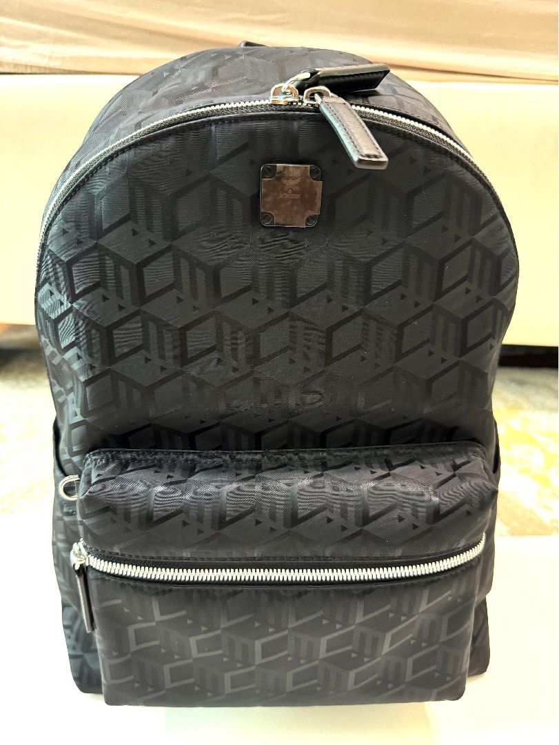 Mcm black medium backpack hot sale