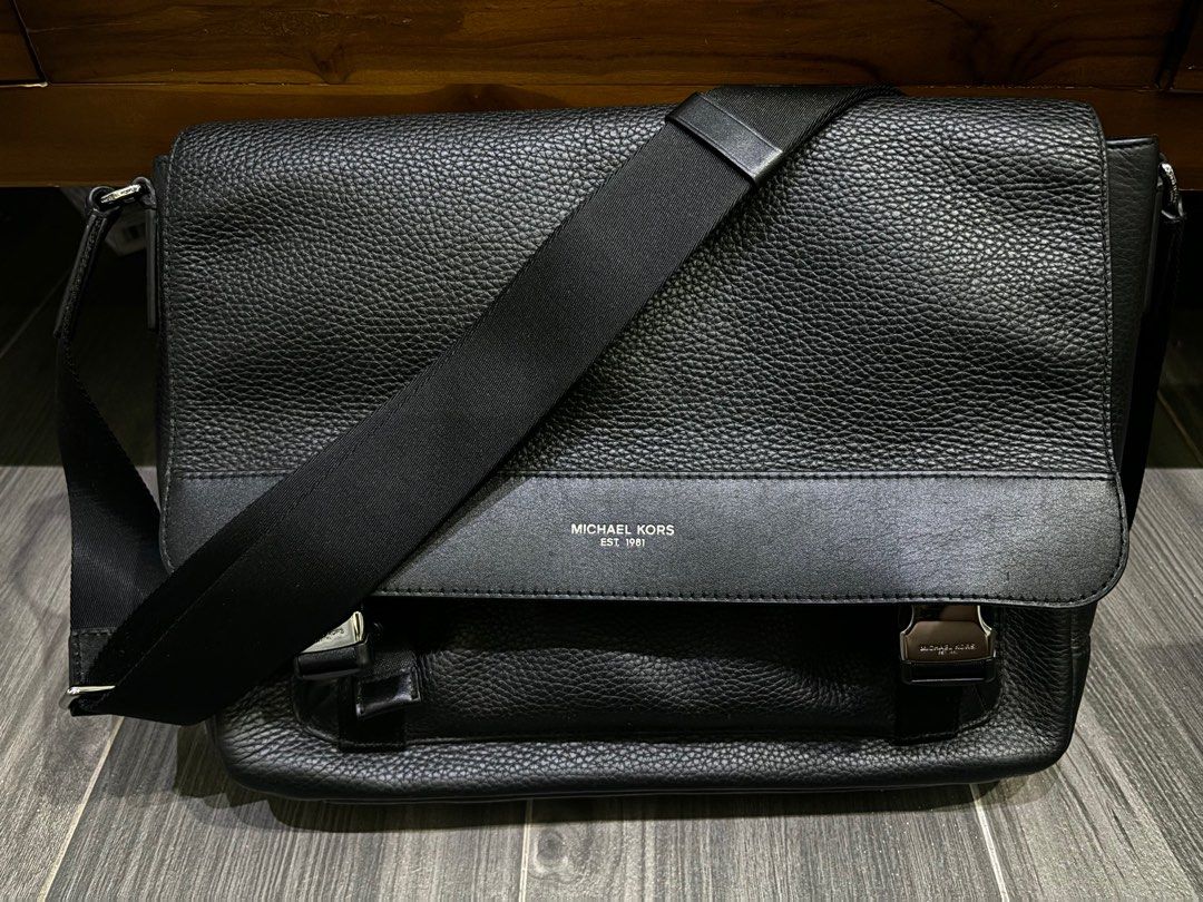 Greyson pebbled leather messenger bag deals