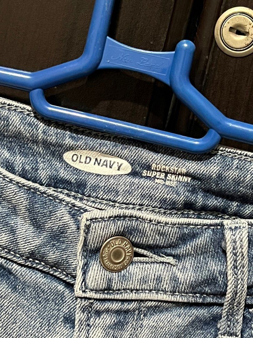 OLD NAVY JEANS (Category: Jeans) located in Cainta. Submitted by lerlainee (Listing ID 1337880786, Image 2). Description: DM me if you're interested! 😊 Location: Cainta Rizal Mod: Lalamove/LBC Mop: Gcash/Bank .