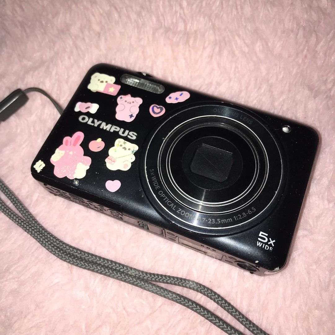OLYMPUS VG - 140 (Category: Cameras) located in Angeles City. Submitted by wonucams (Listing ID 1337916854, Image 1). Description: ꒰ wts / lfb ph digicam! ꒱ 𐚱 — olympus VG-140 (3.5k) 14 Megapixels HD Video Recording iAuto Mode Face Detection and Red-eye Fix Multiple Scene Modes 🧷 inclus: — battery — sd card — crocheted pouch — beaded strap.