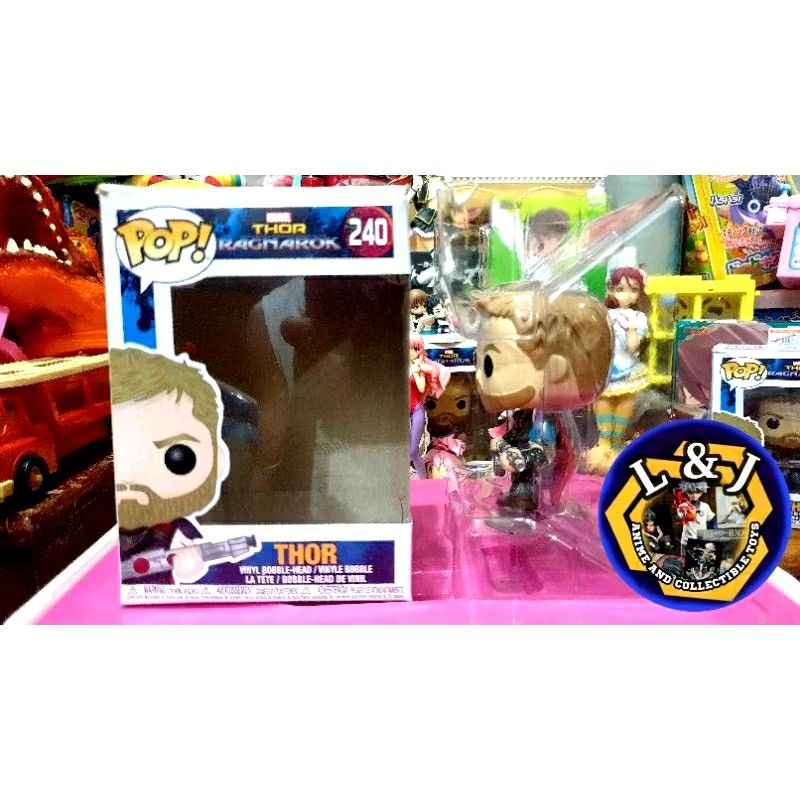 FUNKO POP Thor Ragnarok 240 Marvel (Category: Figurines & Statues) located in Marilao. Submitted by khilluwa (Listing ID 1337841311, Image 2). Description: Funko POP Marvel Thor Ragnarok 240 Condition: Yung box nya medyo may mga yupi sa corner due to shipping,.. nilabas ko lang for checking ng figure in good condition sya,.. check the posted picture for reference,.. actual phostos are posted Limited stocks 2 pcs Only for more inquiries feel free 