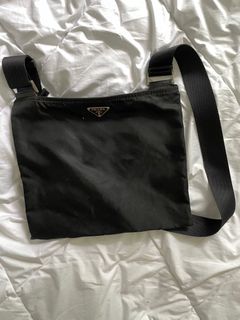(Category: ) located in . Submitted by unipreloved (Listing ID 1337867803, Image 1). Description: .