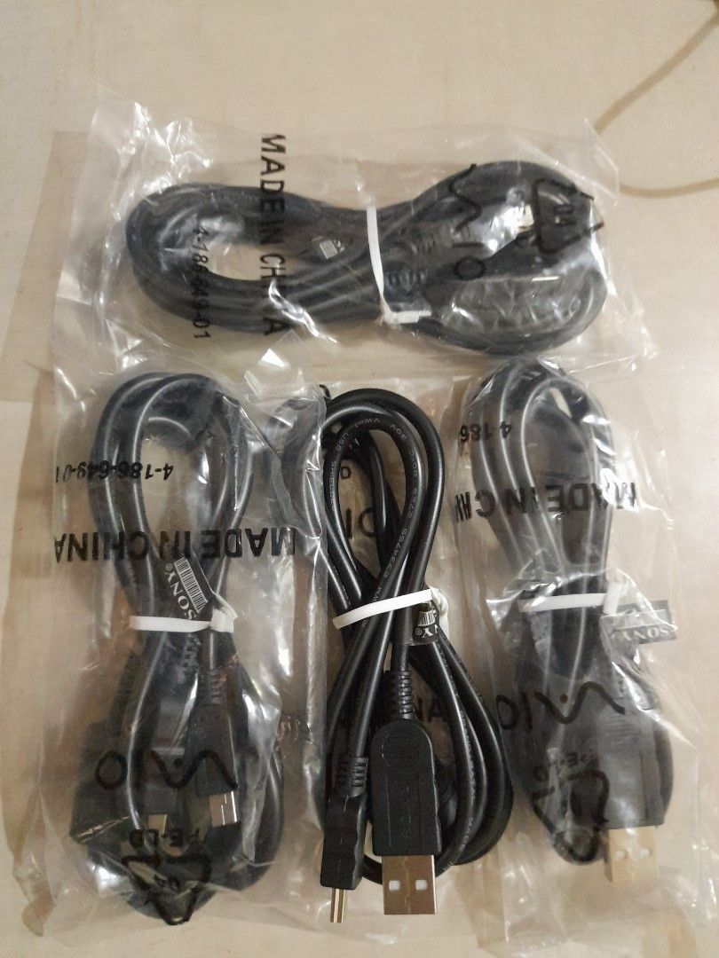 PS3 WIRELESS CONTROLLER (Category: Controllers) located in Quezon City. Submitted by hajjasittienor (Listing ID 1337905845, Image 2). Description: BRAND NEW 💯. USB CABLE CHARGER.150 AV CABLE.200 PS3 POWER CORD.200 PS3 HDMI CABLE.200 ...PWEDE PICK UP ...PWEDE GCASH AVIDA TOWER NEW MANILA COL BONNY SERRANO AVE QUEZON CITY.