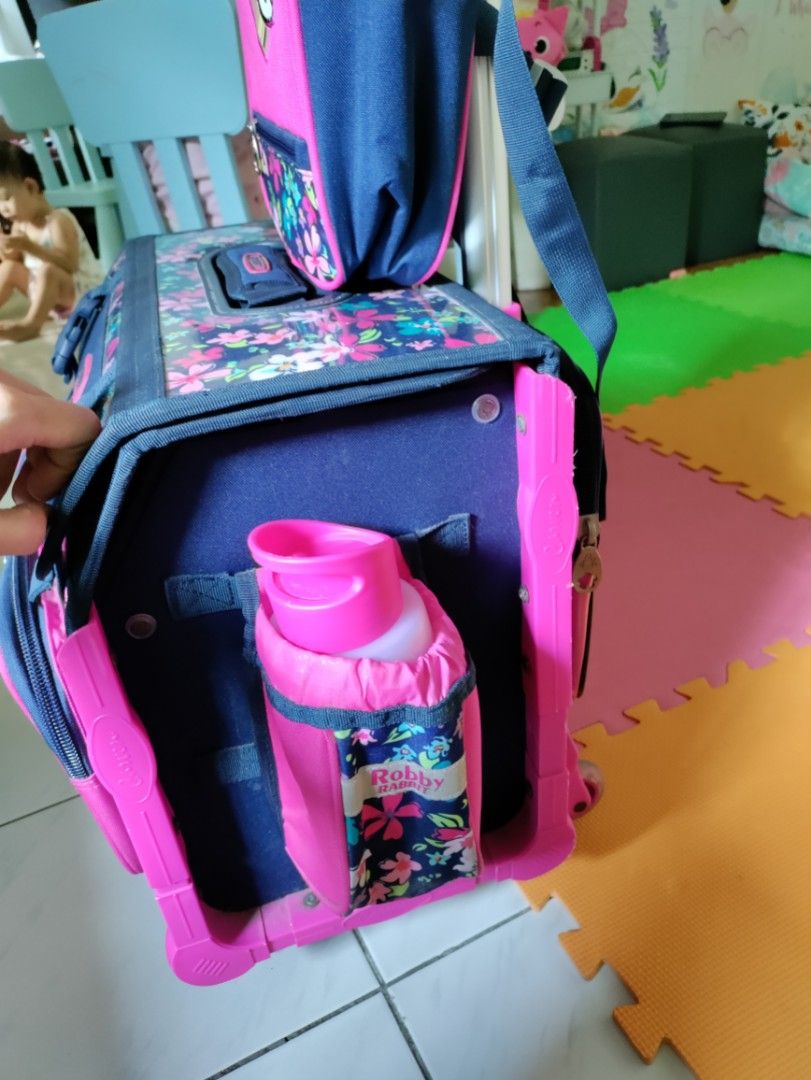 Robby Rabbit box type trolley bag (Category: Strollers) located in Paranaque City. Submitted by jmancera21 (Listing ID 1337788139, Image 2). Description: Unused Na stock lang po. needs cleaning lang.
