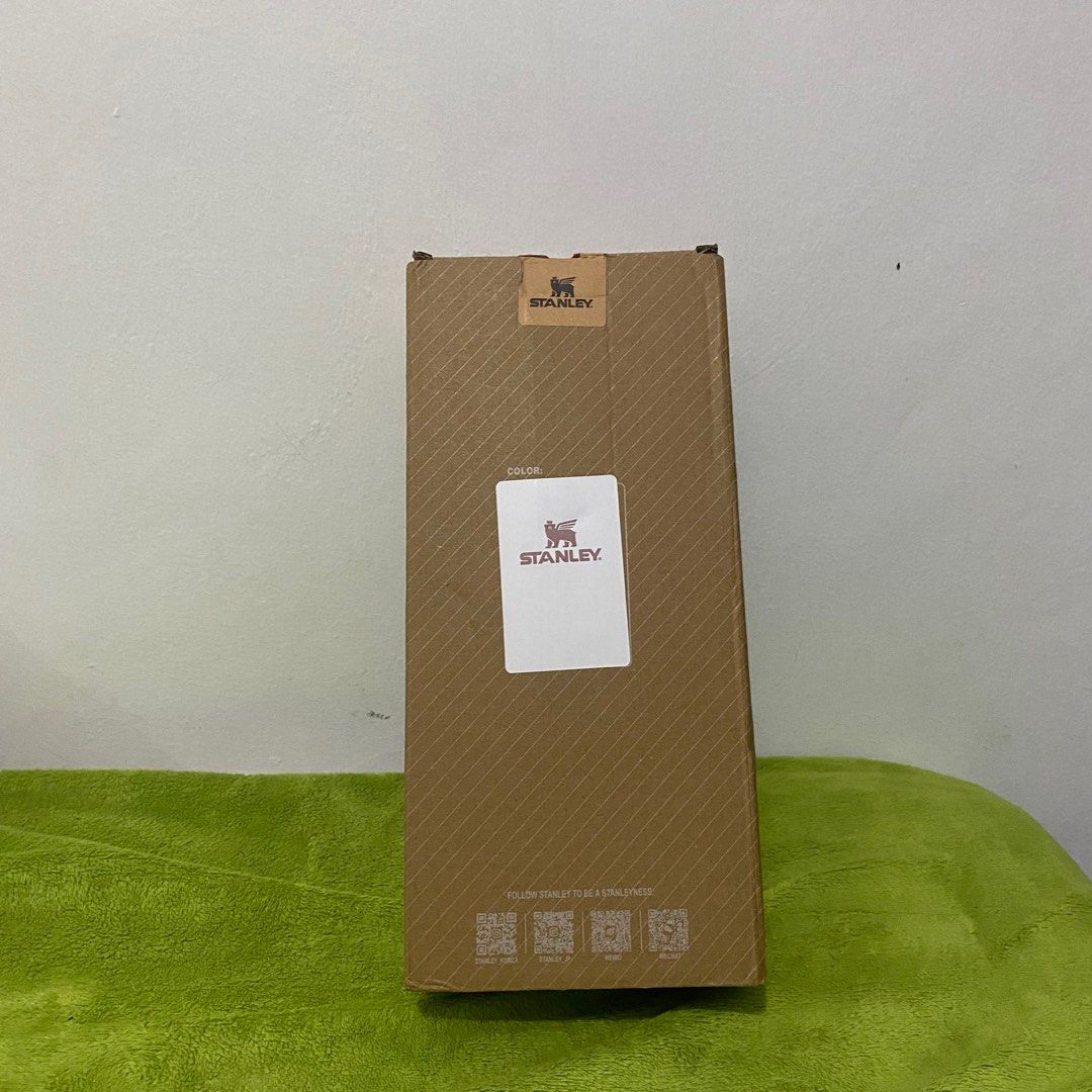 Stanley Tumbler (Category: Water Bottles & Tumblers) located in Manila. Submitted by declutters.wrdrb (Listing ID 1337852034, Image 2). Description: .