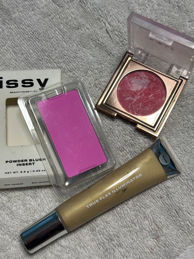 TAKE ALL! MAKEUP BUNDLE (Orig ₱989) (Category: Makeup) located in Manila. Submitted by chim_elle (Listing ID 1337902240, Image 2). Description: TAKE ALL FOR ONLY ₱350 Spotlight Marble Blush- Big Night (Orig:₱395) Issy True Flex Illuminator- Flare(Orig: ₱349) Issy Blush- Puff (Orig: ₱249) Original Total Price: ₱989 >>Last Price na po ang ₱350 malaking discount na po ito! >> Lahat po ay hindi nagamit. Swatched lang po. MOP: Gcash MOD: JNT/JRS/LALAM