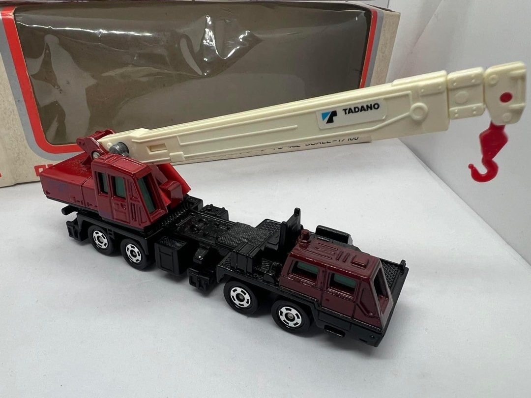 tomica TADANO HYDRO CRANE TG-452 赤白 Product Long Tomica Tadano Hydro Crane TG-452 Made in Japan