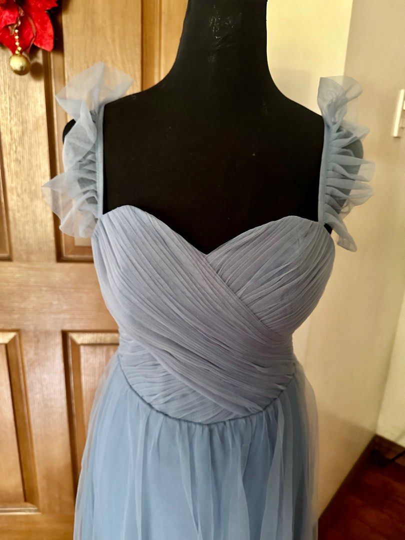 Tulle Gown in Dusty Blue (Category: Evening dresses & gowns) located in Pasig City. Submitted by patzaparador (Listing ID 1337829498, Image 2). Description: Tulle bridesmaid gown. Used once Bust 36 (padded gown) Waist 29-30 Rent- P1,000 (with P500 security deposit) Sale- P2,500.