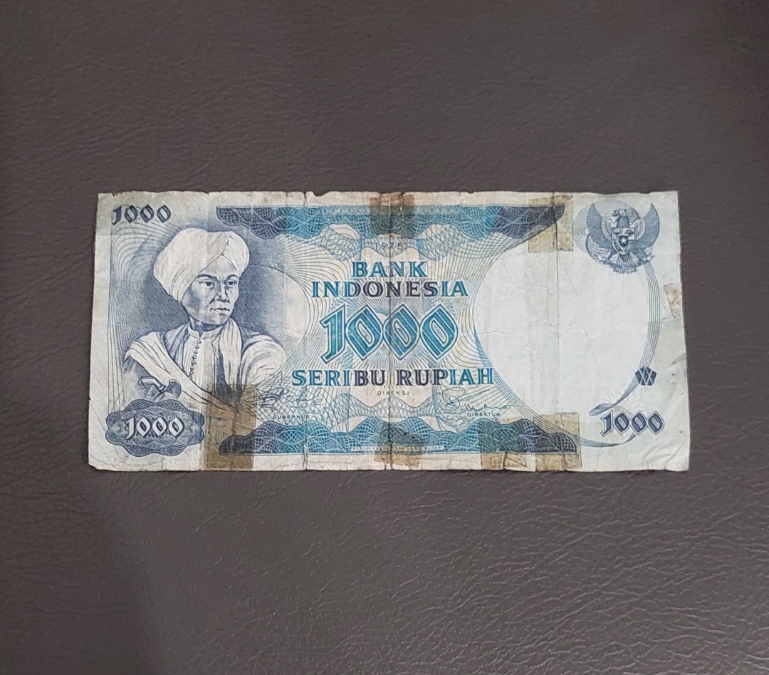 uang kuno uang kertas 1000 rupiah 1975 CACAT PARAH, Antik, Uang Lama di ...