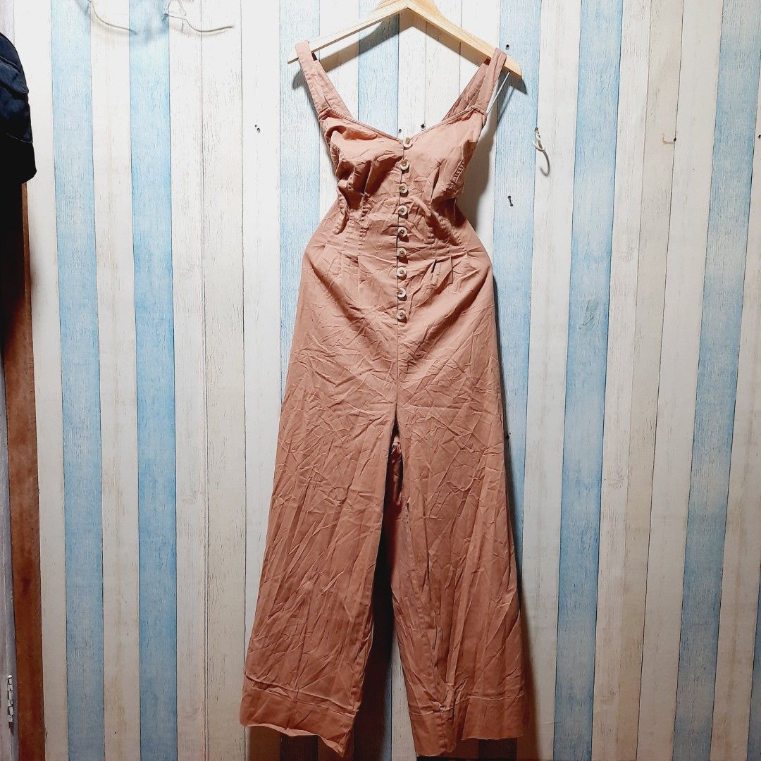 Universal Thread Jumpsuit (Category: Jumpsuits) located in Las Pinas. Submitted by prelovedbyfifita_ (Listing ID 1337925028, Image 2). Description: .