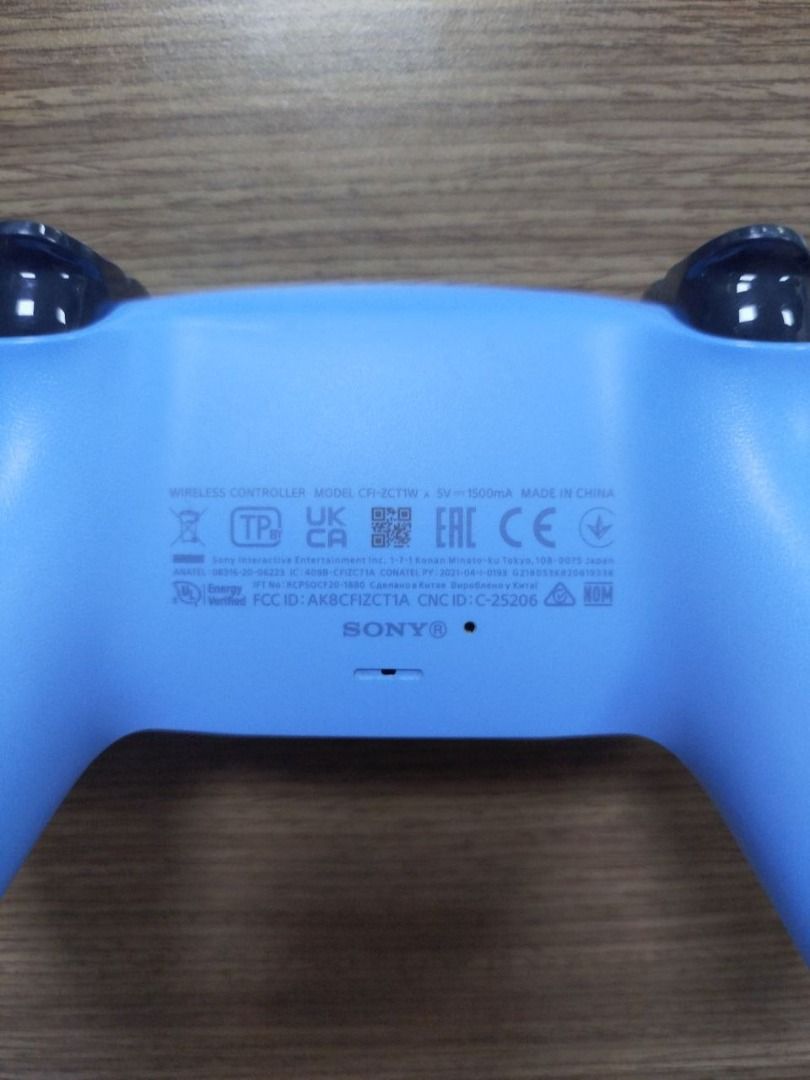 USED Dualsense PS5 Controller latest release STARLIGHT BLUE (Category: Controllers) located in Quezon City. Submitted by calibre027 (Listing ID 1337867771, Image 2). Description: USED Dualsense PS5 Controller latest release STARLIGHT BLUE 👉 Very good condition, no issue, no stick drift, pwede itest sa android phone upon meetup 👉Slightly used kasi may mga iba akong controller. Rubber sa analog intact, hindi pudpod - please see pictures 👉 Unli L