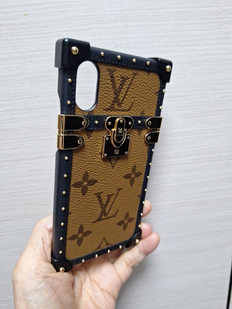 Iphone xs lv case top