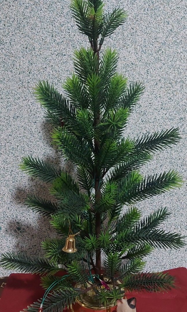 1988 Sylvanian Families Christmas Tree with Box (Category: Vintage Collectibles) located in Angono. Submitted by lpsflover (Listing ID 1337981336, Image 2). Description: Highly collectible. Music and upper lights are not working anymore; lower lights still flicker. Works on 2 pcs AA batteries. Wind up mechanism for music needs to be repaired for it to function again. Missing battery compartment cover. Very hard to find. As is where is, so manage 