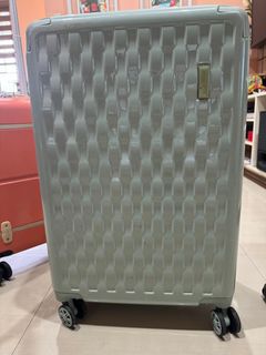 (Category: ) located in . Submitted by _oldmoney (Listing ID 1337995161, Image 1). Description: .