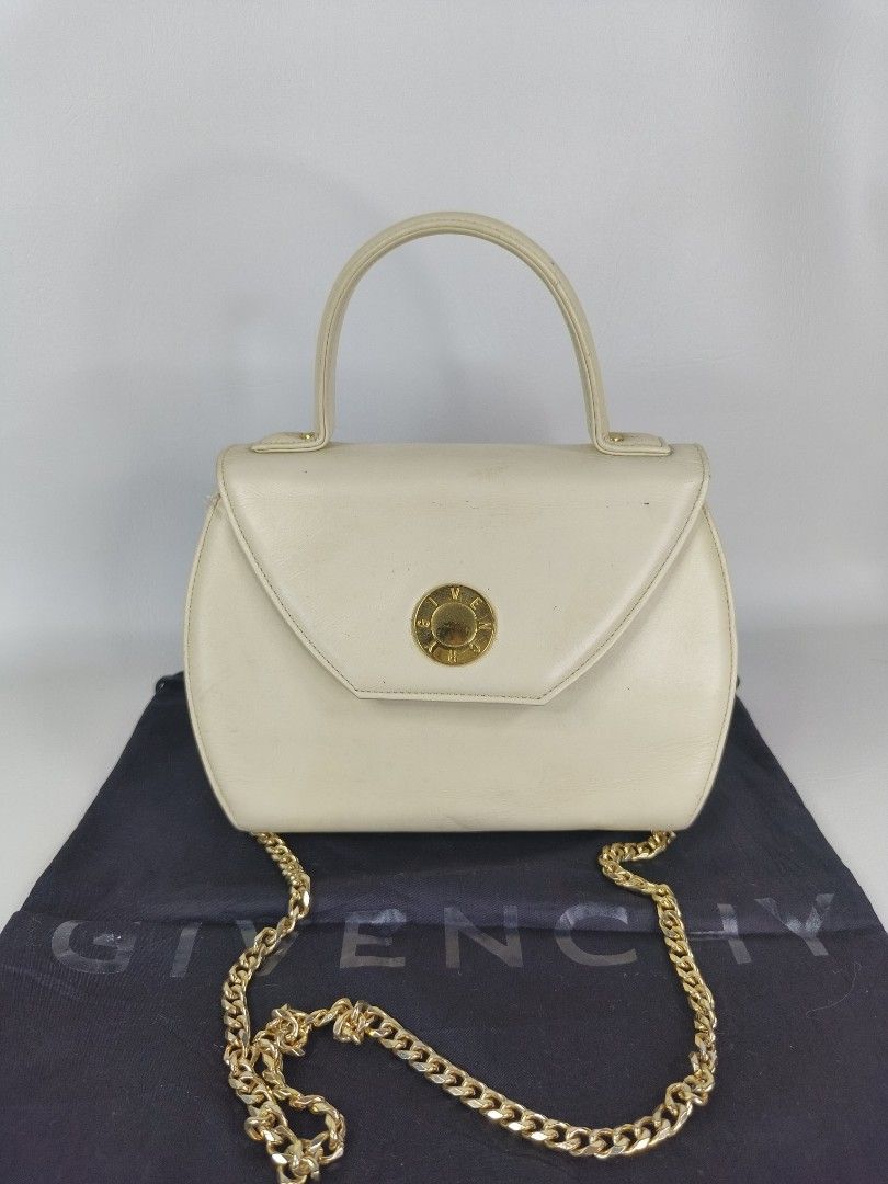 💯 Authentic Givenchy Circle logo rare vintage bag (Category: Luxury Bags & Wallets) located in San Pablo. Submitted by jess_tw_carpena (Listing ID 1338083552, Image 1). Description: authentic money back guaranteed with dustbag kindly message me for more details and additional photos.