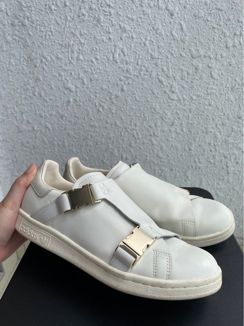 Stan smith buckle top