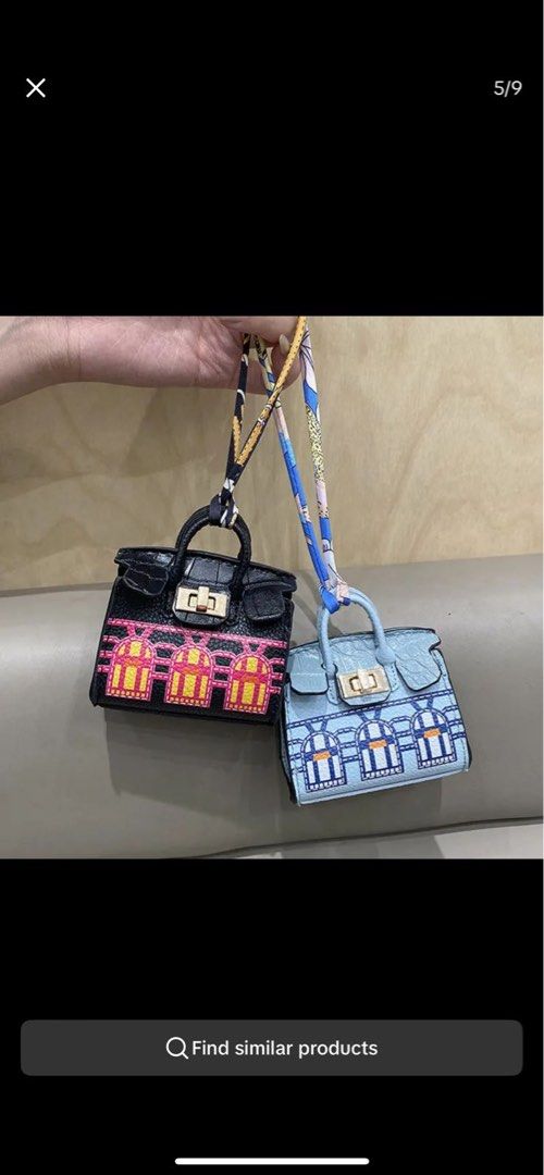 airpods case (Category: Looking For) located in Mandaluyong City. Submitted by authforless (Listing ID 1337991489, Image 2). Description: designer inspired airpods case, can be used askey chain or bag charm.