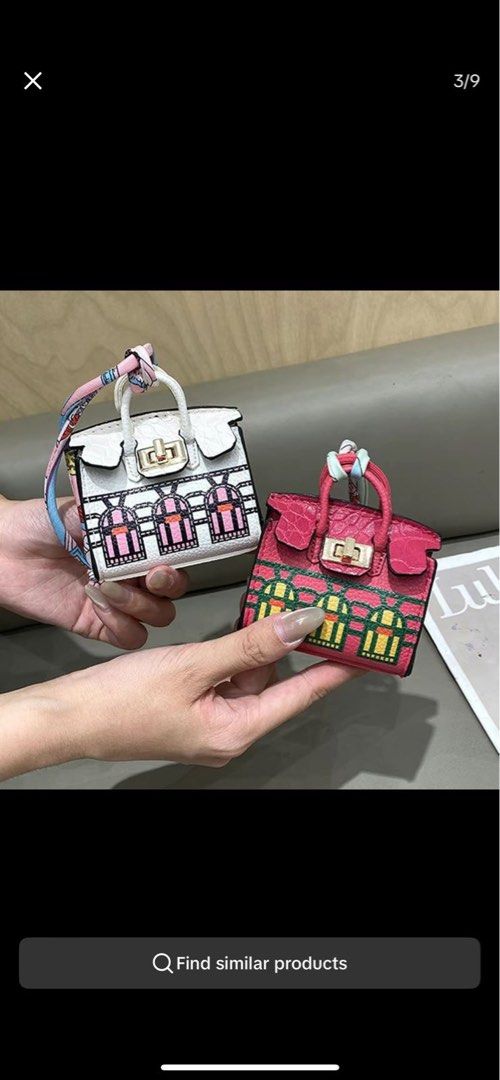 airpods case (Category: Looking For) located in Mandaluyong City. Submitted by authforless (Listing ID 1337991489, Image 1). Description: designer inspired airpods case, can be used askey chain or bag charm.