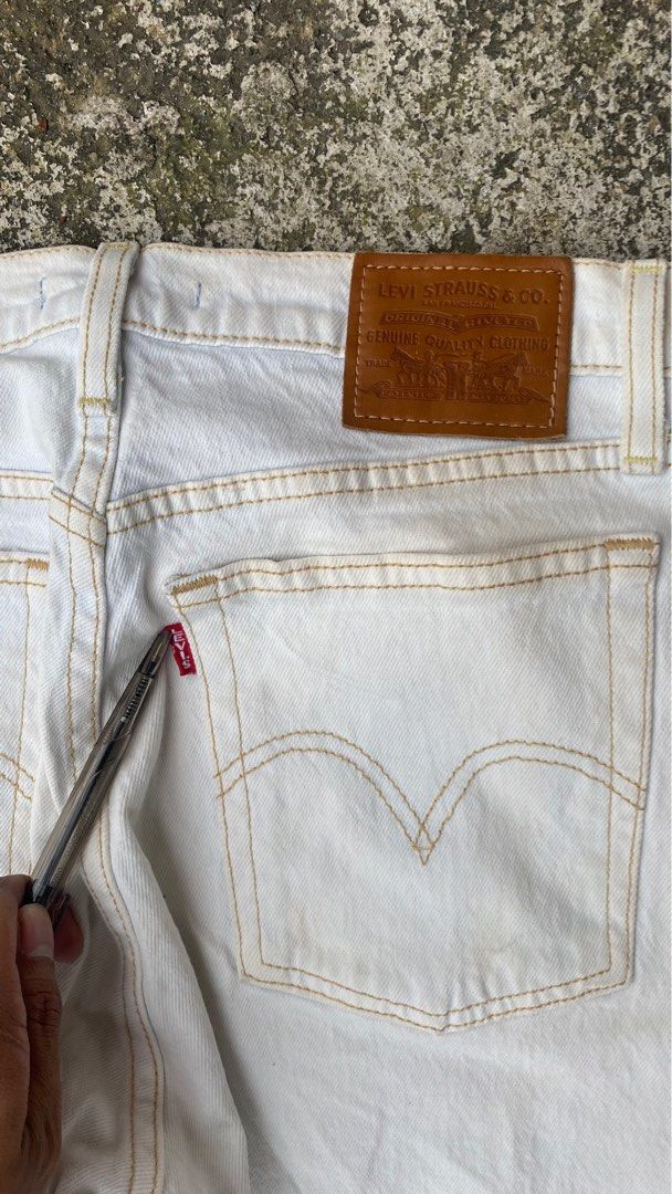 Big E Levis Jeans button Fly size 30 (Category: Jeans) located in Norzagaray. Submitted by huesteal (Listing ID 1338010453, Image 2). Description: .