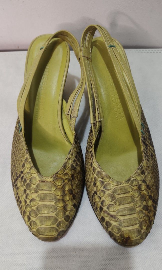 Bottega Veneta Python Slingback Shoes Size 5 (Category: Wedges) located in Santa Cruz. Submitted by retroflash (Listing ID 1338025073, Image 2). Description: size 5 authentic bv.