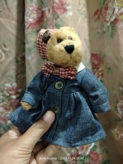 (Category: ) located in . Submitted by vintageaura (Listing ID 1338099510, Image 1). Description: .